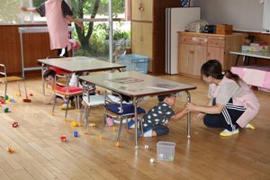 地震の避難訓練。２歳児も泣かないで避難できました。